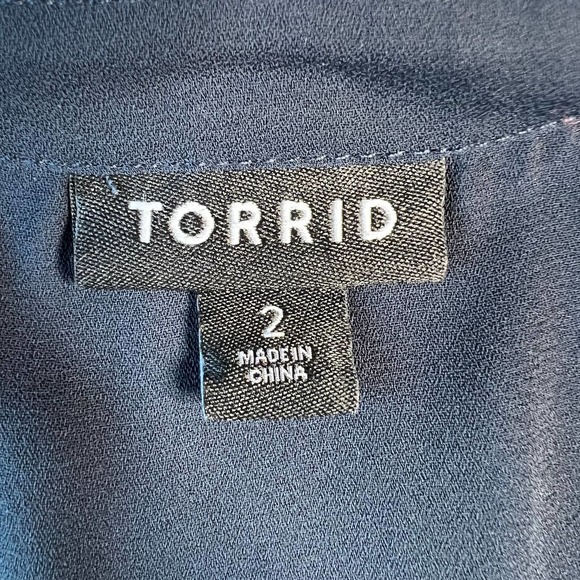 Torrid Women's Blouse Navy Blue - Silver Star Print Sheer Top Size 1 (1X/14-16) - Picture 3 of 10